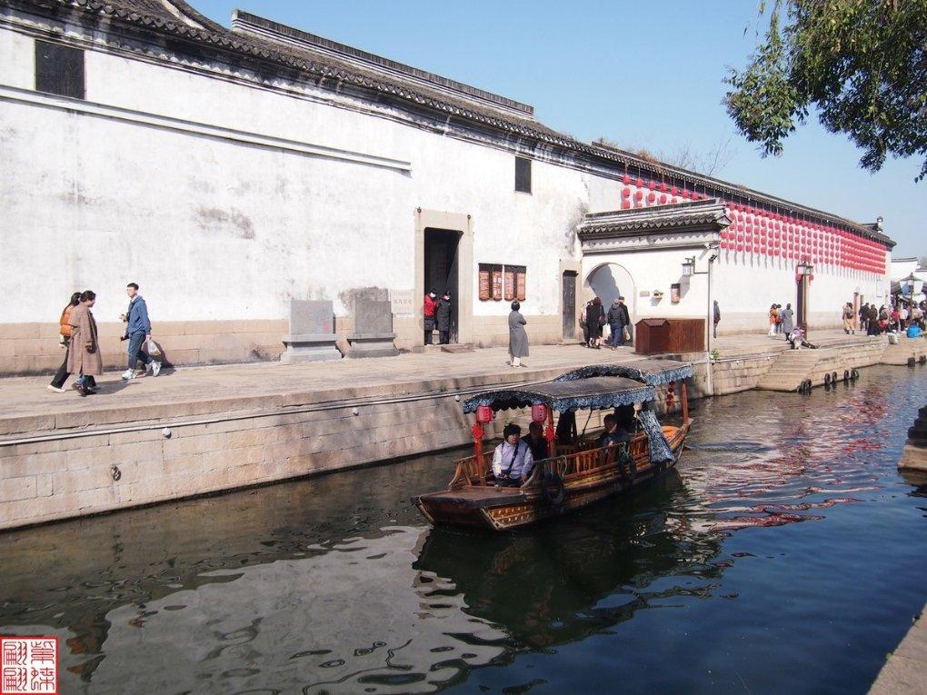六十八岁周润发参加半马两小时二十六分完赛